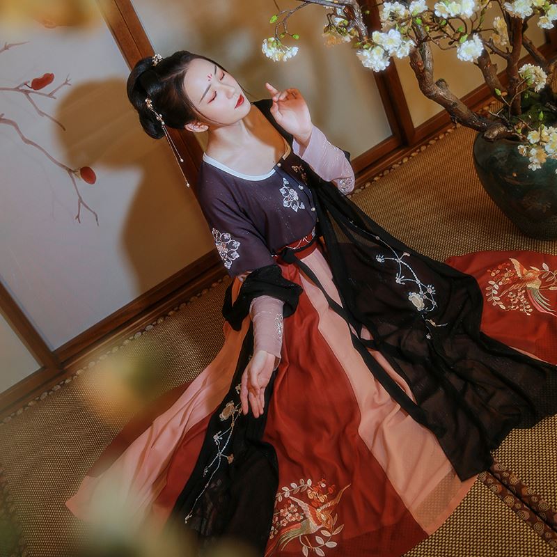 花朝記漢服x華裳九州x妙筆千山合作款【精衛】坦領6米齊腰襦裙女在類目 女裝/女士精品, 唐裝/民族服裝/舞臺服裝, 民族服裝/舞臺裝中 - 來自Buy2taobao.com提供專業的淘寶代購服務