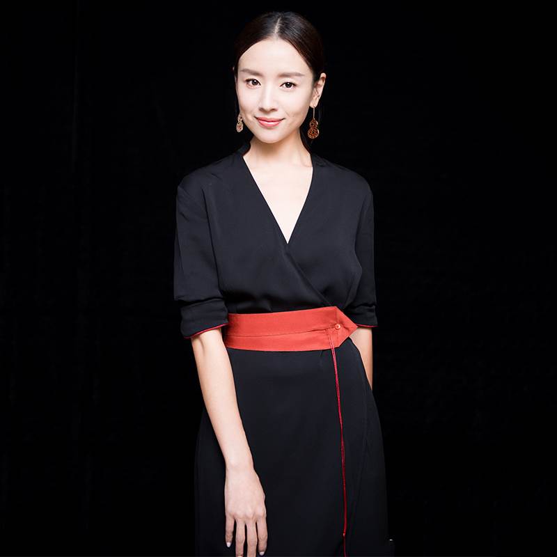 小礼服女2019新款时尚宴会端庄大气聚会修身长裙黑色高贵晚宴礼服在类目 女装/女士精品, 婚纱/旗袍/礼服, 礼服/晚装中 - 来自Buy2taobao.com提供专业的淘宝代购服务
