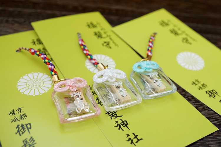 日本京都御发神社保护头发健康美丽柔顺发际线御守手机链手机挂件在类目 3C数码配件, 手机配件, 手机饰品, 手机挂件/手机链中 - 来自Buy2taobao.com提供专业的淘宝代购服务