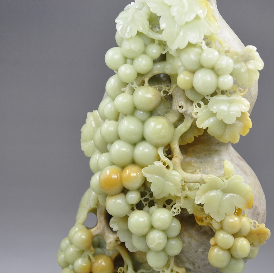 青田竹叶青 葡萄摆件精品 〈硕果累累〉