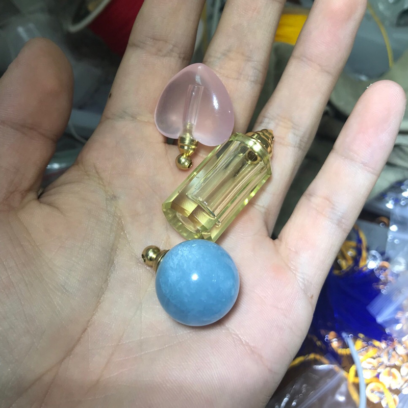 天然粉水晶香水瓶吊坠舍利朱砂瓶精油香薰瓶可打开吊坠在类目 饰品/流行首饰/时尚饰品新, 项坠/吊坠中 - 来自Buy2taobao.com提供专业的淘宝代购服务