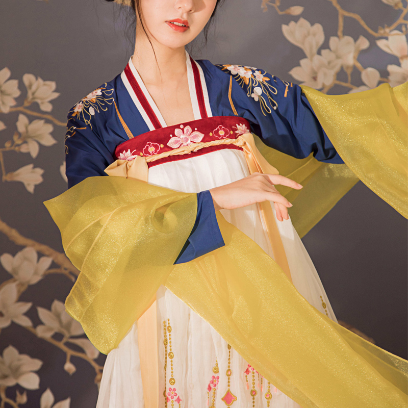 远山黛语 | 美人卷 之 白雪 二团定金在类目 女装/女士精品, 唐装/民族服装/舞台服装, 民族服装/舞台装中 - 来自Buy2taobao.com提供专业的淘宝代购服务