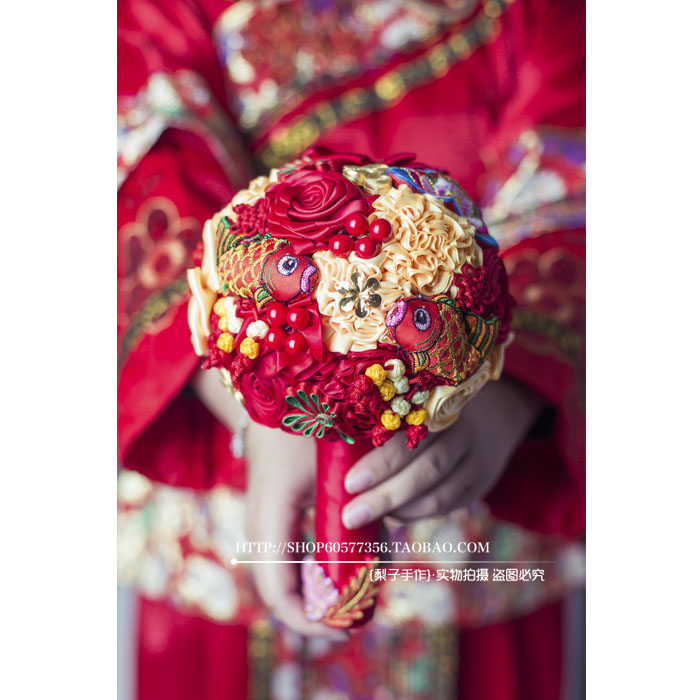 Pure handwork Chinese style Chinese style Hand tied bouquet Wedding costume Bright red Dragon Phoenix Xiu Dress coat Hand tied bouquet Flower ballin the Flower delivery/Flowers simulation/Plants gardening , Wedding flower arrangement , Bride holding flowers category - from Buy2taobao.com to provide professional Taobao agent buy service