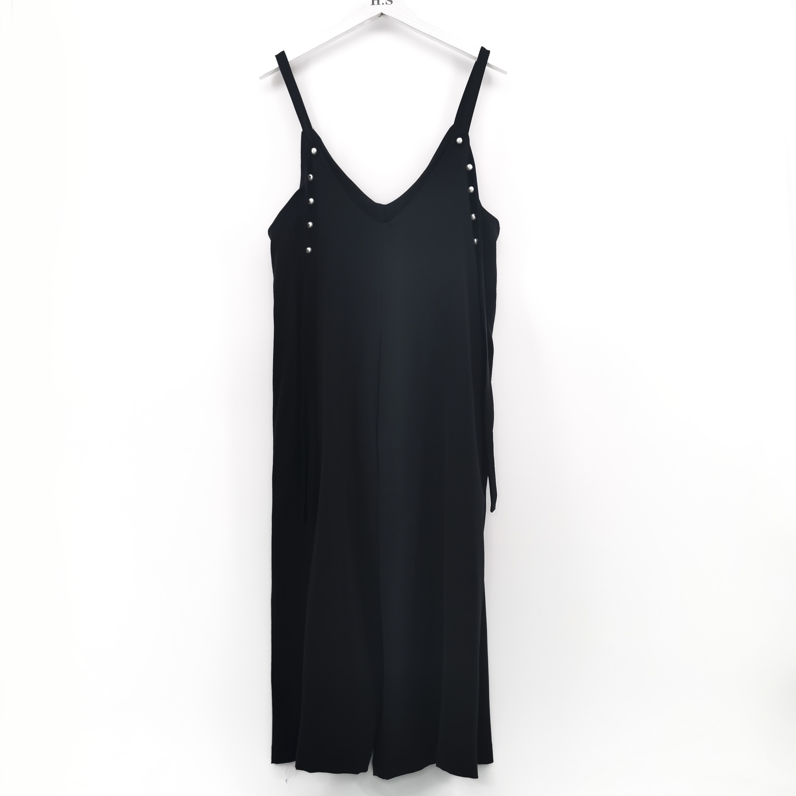 1384058 黑色連衣裙在類目 女裝/女士精品, 連衣裙中 - 來自Buy2taobao.com提供專業的淘寶代購服務