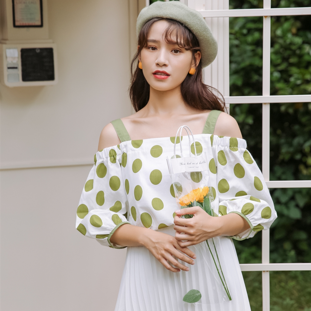 壹字露肩上衣洋氣vetiver心機波點短袖襯衫設計感超仙森女小清新在類目 女裝/女士精品, 襯衫中 - 來自Buy2taobao.com提供專業的淘寶代購服務