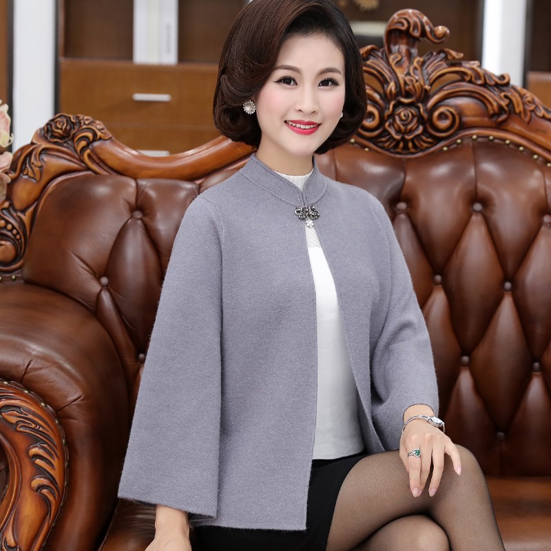 中老年外套女气质妈妈秋装针织开衫40-50岁两件套装毛衣洋气上衣在类目 女装/女士精品, 中老年女装中 - 来自Buy2taobao.com提供专业的淘宝代购服务
