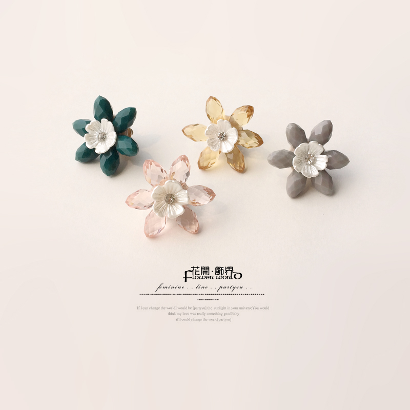 Brooch Simplicity Versatile lovely crystal Flower Blood Brothers needle Mini Pin Emptied Pintle the republic of korea Accessoriesin the Accessories/Fashion Jewelry, Brooch category - from Buy2taobao.com to provide professional Taobao agent buy service