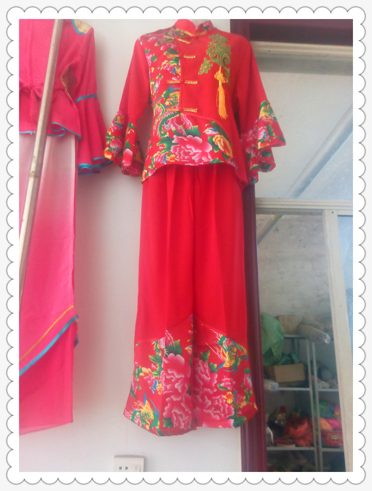 新款秧歌服秋冬新款包郵演出服廣場舞扇子舞打鼓服民族舞蹈團體舞在類目 運動/瑜伽/健身/球迷用品, 舞蹈/健美操/體操, 更多舞種, 更多舞蹈服裝中 - 來自Buy2taobao.com提供專業的淘寶代購服務