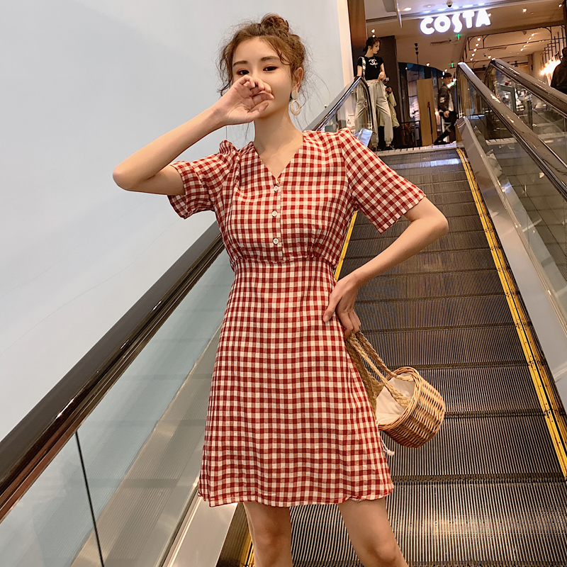 夏装哺乳连衣裙复古收腰法式V领格子短袖连衣裙女中长款喂奶A字裙在类目 孕妇装/孕产妇用品/营养, 家居服/哺乳装/秋衣裤, 家居裙中 - 来自Buy2taobao.com提供专业的淘宝代购服务