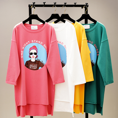 2018秋季新款韩版宽松长袖打底衫中长款不对称下摆人物印花T恤女