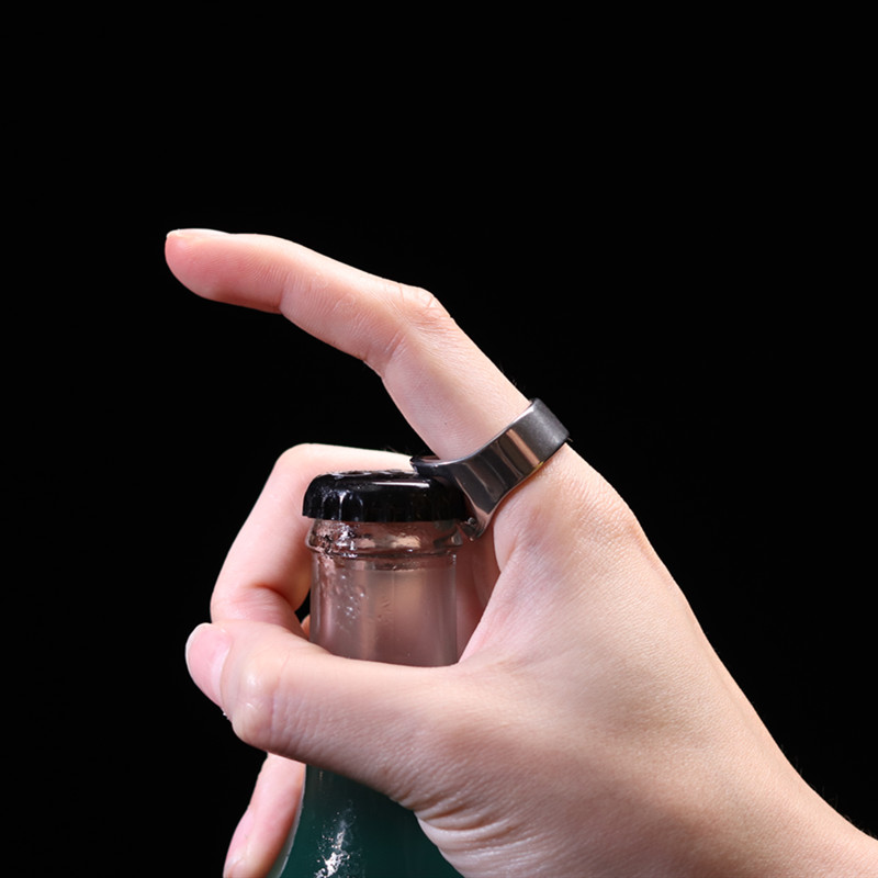F指环开瓶器开啤酒戒指开瓶器创意个性男士便携指环酒吧瓶开盖在类目 餐饮具, 酒壶/酒杯/酒具, 开瓶器中 - 来自Buy2taobao.com提供专业的淘宝代购服务