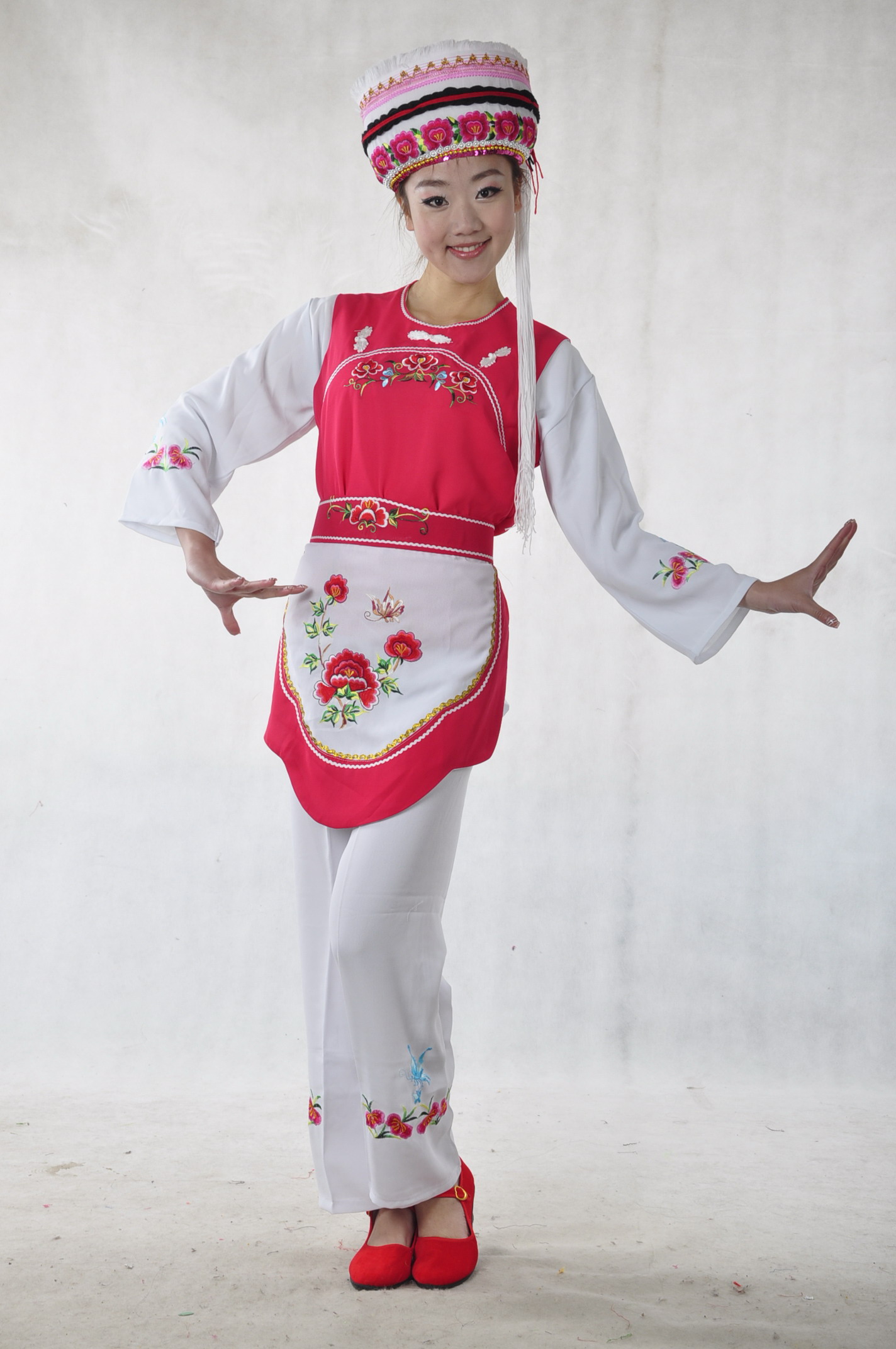 少数民族大理白族成人服装/舞蹈表演服饰/葫芦丝舞台演出女装玫红在类目 女装/女士精品, 唐装/民族服装/舞台服装, 民族服装/舞台装中 - 来自Buy2taobao.com提供专业的淘宝代购服务