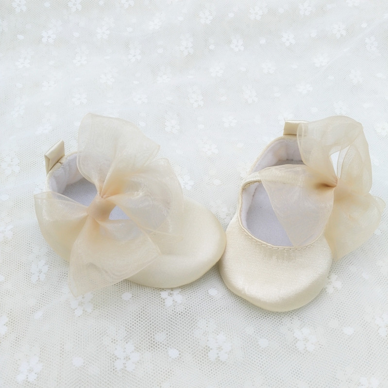 原創新生兒滿月鞋純色蝴蝶結新款寶寶百日鞋手工軟底布鞋禮服配鞋在類目 童鞋/嬰兒鞋/親子鞋, 傳統布鞋/手工編織鞋中 - 來自Buy2taobao.com提供專業的淘寶代購服務