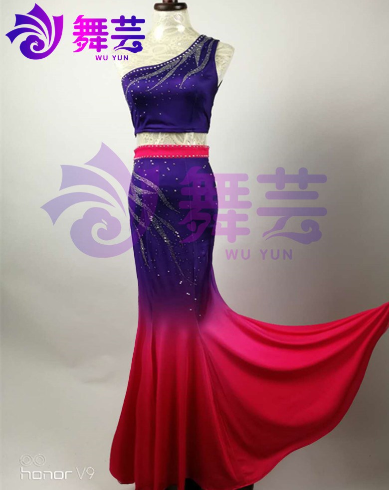 桃李杯孔雀飛來 傣族組合 舞蹈服裝 女藝考單肩傣族演出服在類目 女裝/女士精品, 唐裝/民族服裝/舞臺服裝, 民族服裝/舞臺裝中 - 來自Buy2taobao.com提供專業的淘寶代購服務