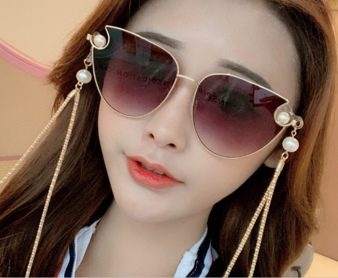 韩版蝶形链条金太阳镜女外开车拍照炫彩防紫外线UV400适中大脸店在类目 ZIPPO/瑞士军刀/眼镜, 太阳眼镜中 - 来自Buy2taobao.com提供专业的淘宝代购服务