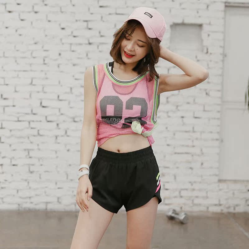 夏季女款运动服 休闲篮球背心短裤套装 跑步健身衣瑜伽三件套透气在类目 女装/女士精品, 套装/学生校服/工作制服, 休闲运动套装中 - 来自Buy2taobao.com提供专业的淘宝代购服务