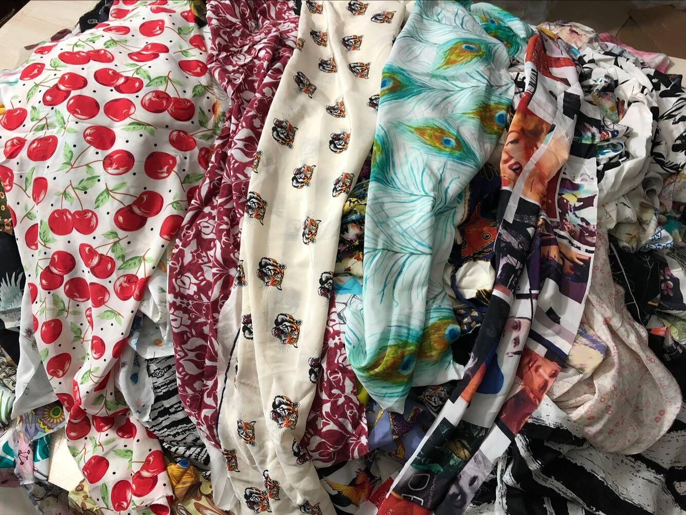 Special Offer 100% mulberry silk Silk Fabric Crepe de chine Edge Zero cloth head On the pounds manual DY Stitching garmentin the Home Fabric , Cloth/Fabric/Manual diy Cloth fabric category - from Buy2taobao.com to provide professional Taobao agent buy service