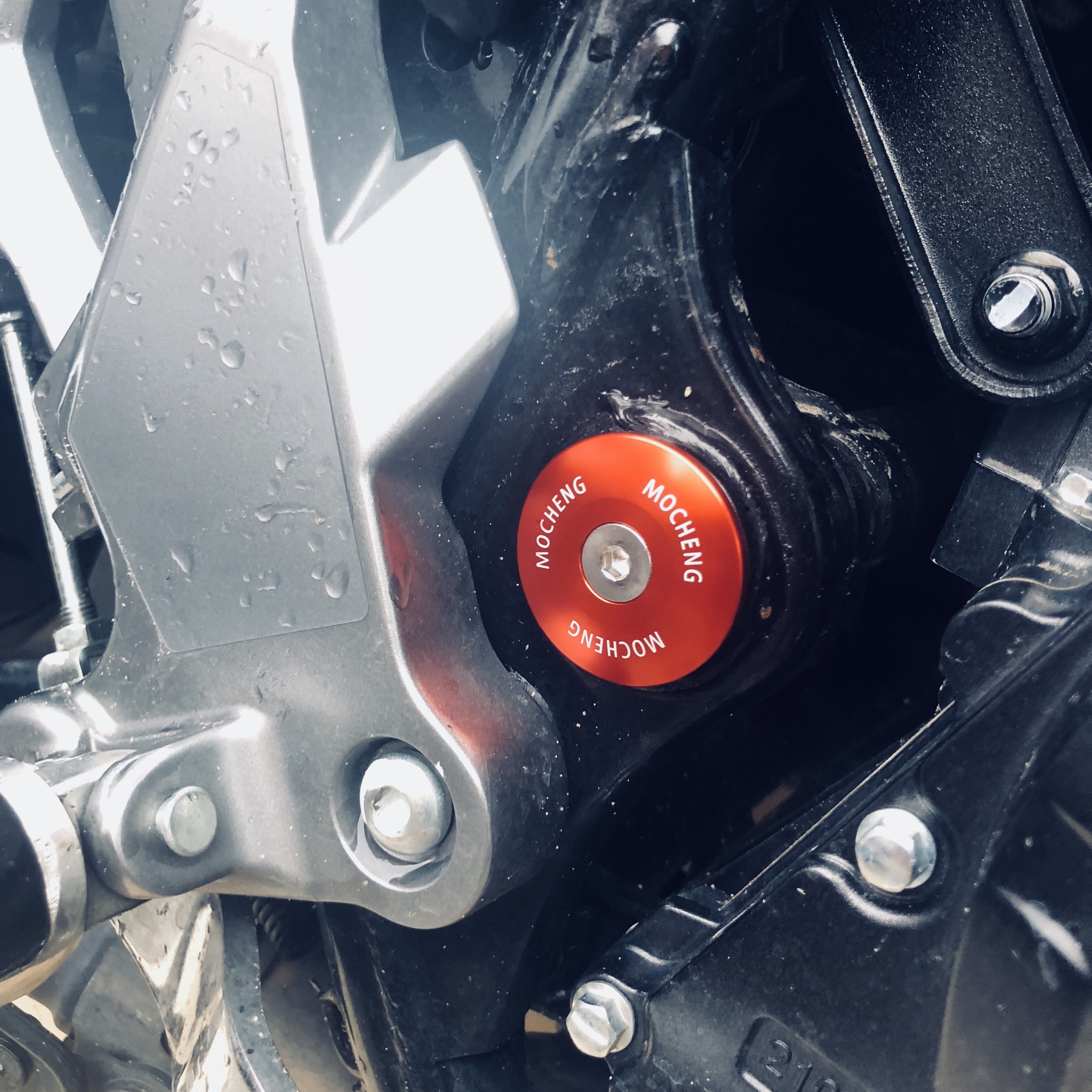 Friction distance DL250 Rocker Plug Screw cap body Back fork refit aluminium alloy Garnish cnc anodein the Motorcycle/Equipment/Fitting , Others Motorcycle Accessories category - from Buy2taobao.com to provide professional Taobao agent buy service