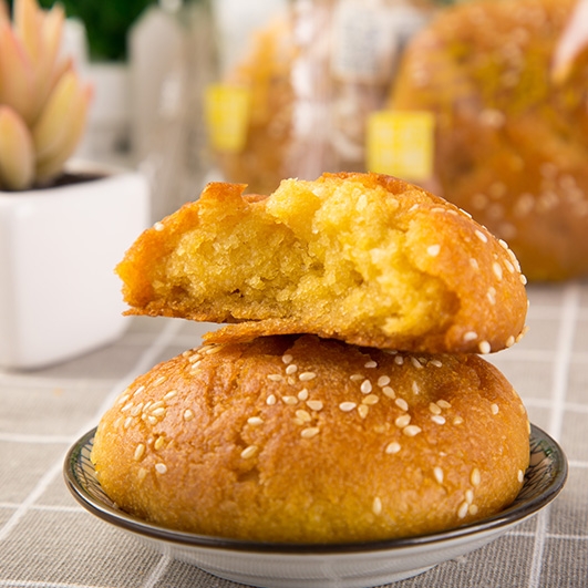 Inner Mongolia Fengzhen Sesame oil Mid-Autumn Festival Moon Cake Haipeng oats Coarse Cereals Moon Cake Coarse grain noodlein the Snacks/Nuts/Specialty , Pastry/Dessert , Moon cake category - from Buy2taobao.com to provide professional Taobao agent buy service