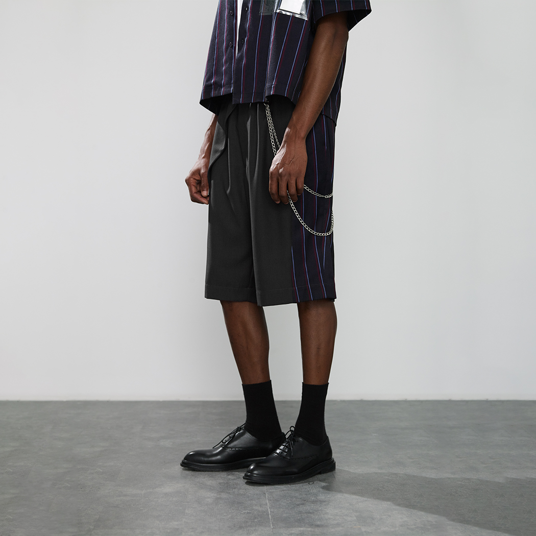 Unawares SS18 条纹剪裁挂链休闲短西裤 深灰在类目 男装, 休闲裤中 - 来自Buy2taobao.com提供专业的淘宝代购服务