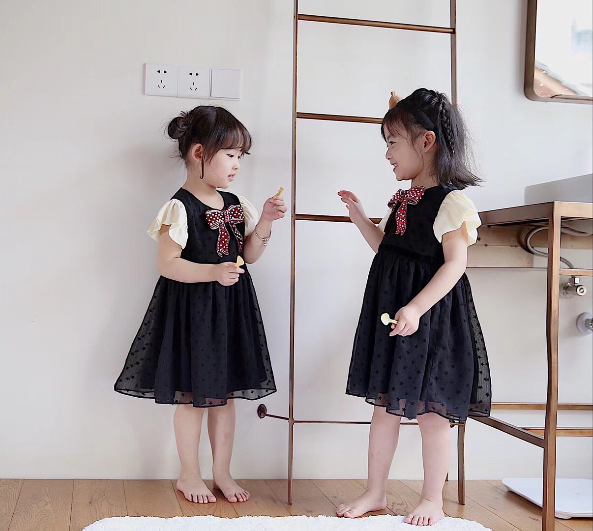 君迪家2018夏女童女寶寶重工蝴蝶結珠串星星連衣裙子在類目 童裝/嬰兒裝/親子裝, 裙子(新), 連衣裙中 - 來自Buy2taobao.com提供專業的淘寶代購服務