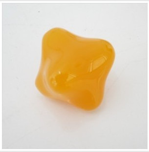 六角把玩球蜜蠟三指手球按摩器掌心球老年人鍛煉手指壹對在類目 個人護理/保健/按摩器材, 經絡保健器材, 刮痧片/板中 - 來自Buy2taobao.com提供專業的淘寶代購服務