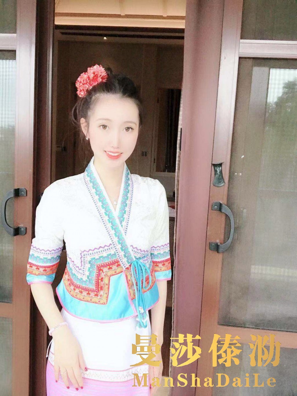 傣泐服饰398款白色套装女士傣族生活古装服装傣族筒裙服装在类目 女装/女士精品, 唐装/民族服装/舞台服装, 民族服装/舞台装中 - 来自Buy2taobao.com提供专业的淘宝代购服务