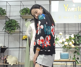 缎面衬衫开衫在类目 女装/女士精品, 衬衫中 - 来自Buy2taobao.com提供专业的淘宝代购服务