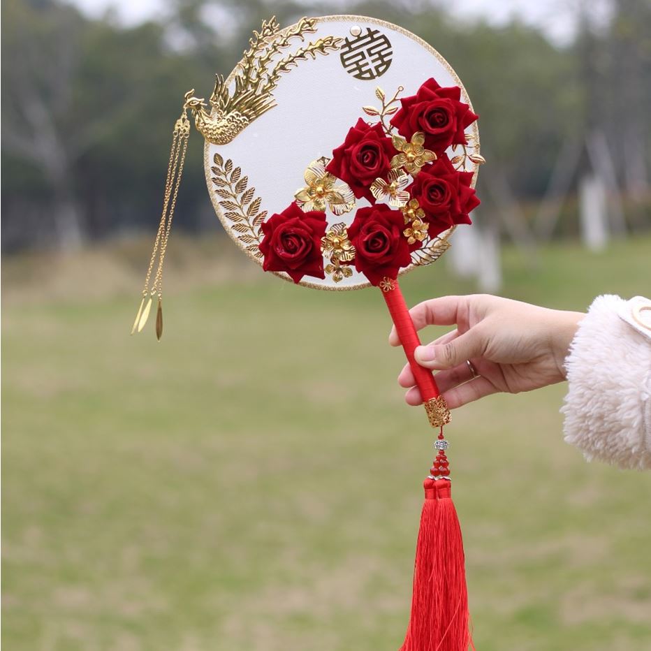 新娘婚禮團扇結婚中式秀禾服手捧花結婚手工團扇婚禮手拿道具扇子在類目 鮮花速遞/花卉仿真/綠植園藝, 婚禮鮮花布置, 新娘手捧花中 - 來自Buy2taobao.com提供專業的淘寶代購服務