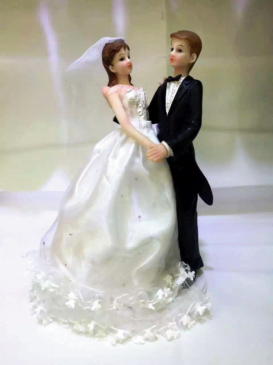 Western wedding image Decoration Kiss Silvery white Groom bride Cake Diamond marry Kiss decoratein the Festive supplies/Gift , Wedding Themes/Props , Wedding Doll category - from Buy2taobao.com to provide professional Taobao agent buy service