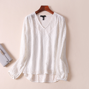 纯原 温柔性感 精美绣花 V领真丝衬衫两件套女