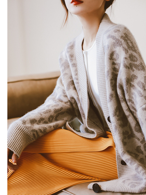 篙级落地，温暖大绒毯！羊毛+兔绒加厚豹纹针织外套 女ⓝWPQ001