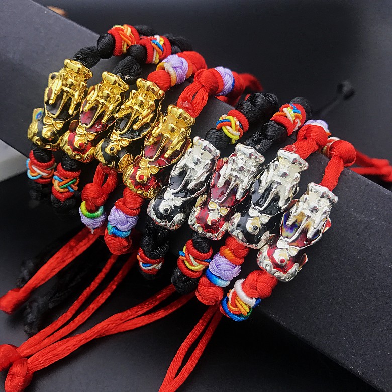Discoloration brave troops Red Hand Strap Year of fate Lovers money Transfer bead Picchu Bracelet men and women Lucky Red ropein the Accessories/Fashion Jewelry, Bracelets category - from Buy2taobao.com to provide professional Taobao agent buy service
