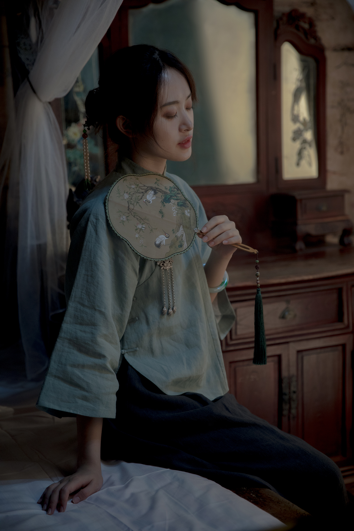 青藤丨苎麻倒大袖圓擺小袿中式複古民國風手工盤扣斜襟上衣外套女在類目 女裝/女士精品, 唐裝/民族服裝/舞臺服裝, 唐裝/中式服裝, 上衣中 - 來自Buy2taobao.com提供專業的淘寶代購服務
