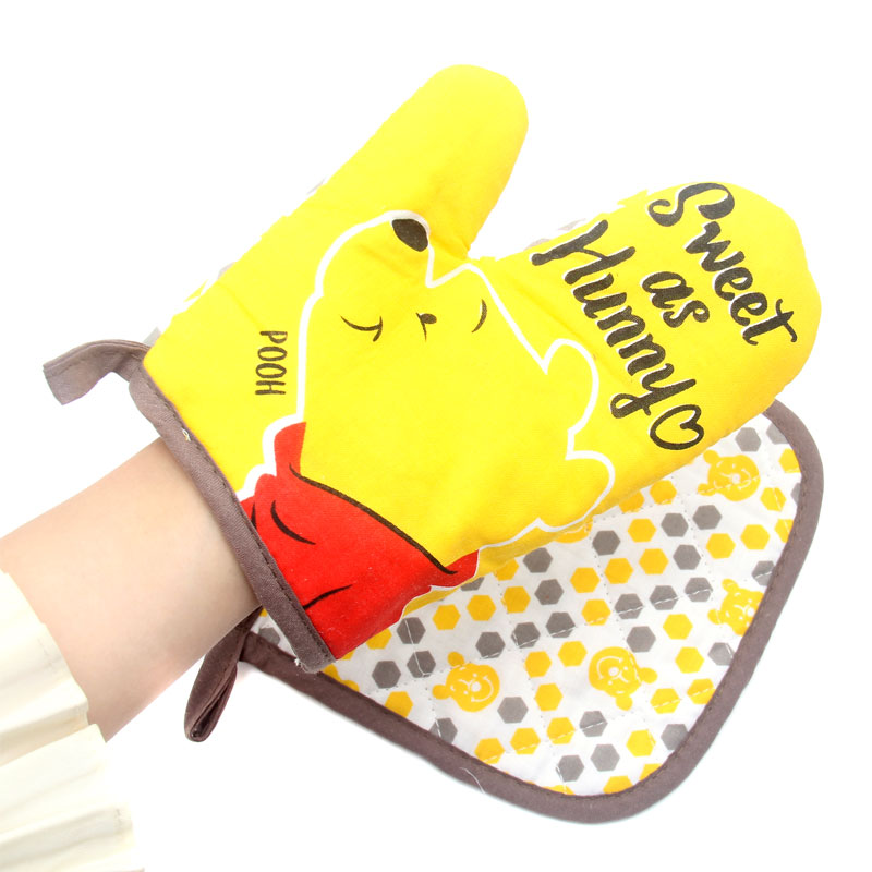 Cartoon Bear Microwave Oven Anti scald Insulated gloves High temperature resistance kitchen baking oven Two piece set B4468in the Kitchen/Cooking utensils , Kitchen Gadgets/Kitchen storage , Kitchen appliances supporting supplies , Microwave oven gloves category - from Buy2taobao.com to provide professional Taobao agent buy service