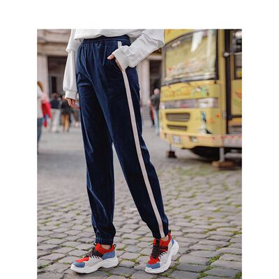 茵曼裤子2018秋装新款绒面橡筋腰侧撞色条纹运动休闲裤女裤束脚裤