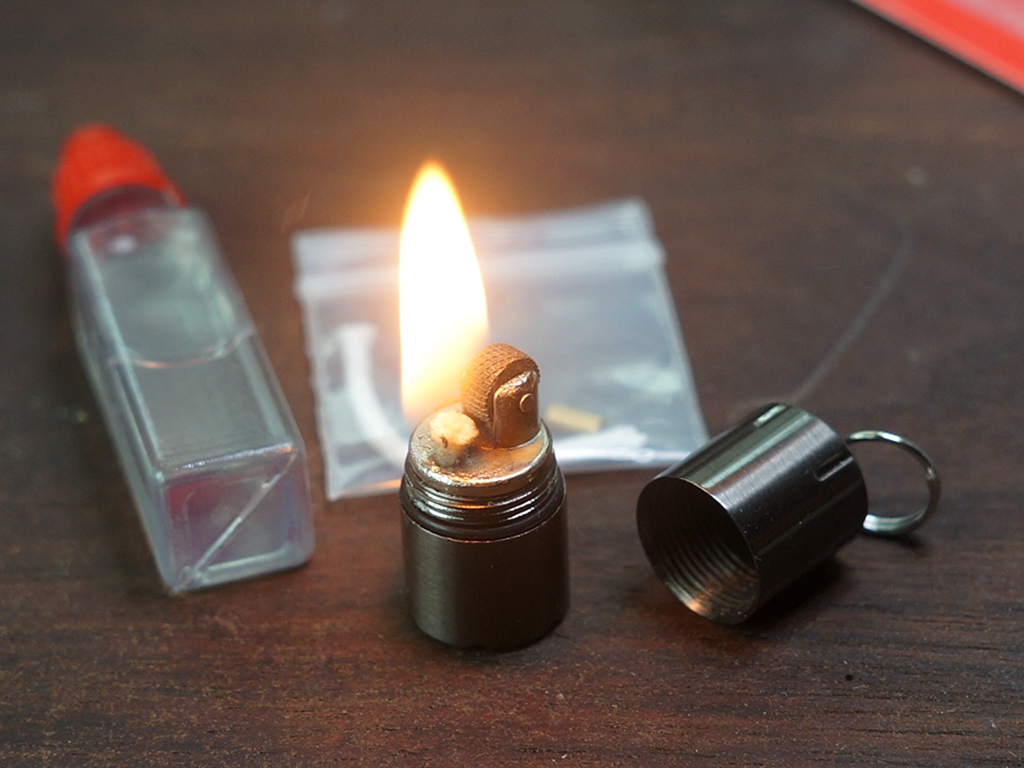 MINI打火机 防水打火机挂件 钥匙挂件在类目 ZIPPO/瑞士军刀/眼镜, 品牌打火机及配件, 其它, 煤油打火机中 - 来自Buy2taobao.com提供专业的淘宝代购服务