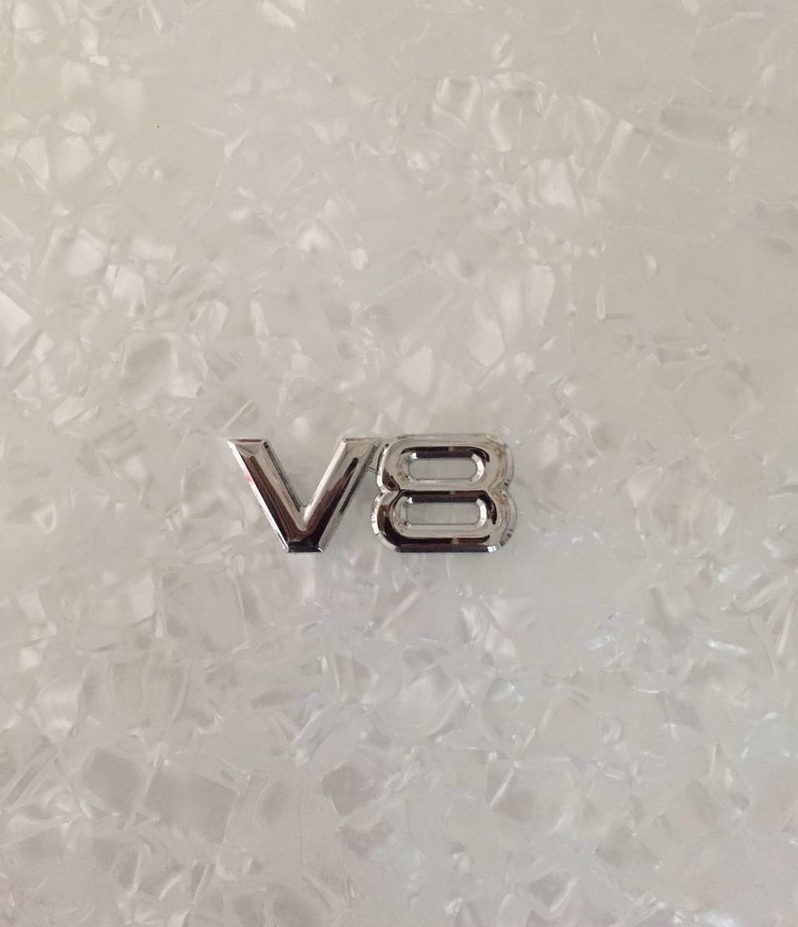 保時捷 卡宴 Panamera帕拉梅拉 Cayenne 改裝鍍鉻V8車標 車身飾條在類目 汽車/用品/配件/改裝, 汽車外飾品/加裝裝潢/防護, 汽車外飾品, 汽車裝飾貼中 - 來自Buy2taobao.com提供專業的淘寶代購服務