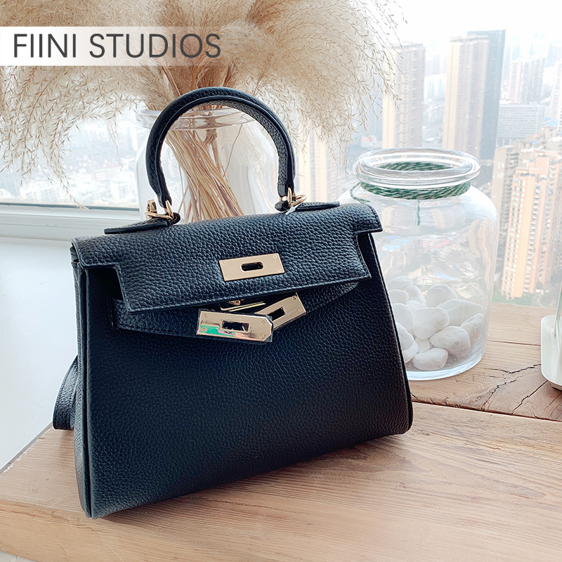 The first layer Cowhide bagin the Leather/Lady bags/Men's bag, Ms. bags category - from Buy2taobao.com to provide professional Taobao agent buy service