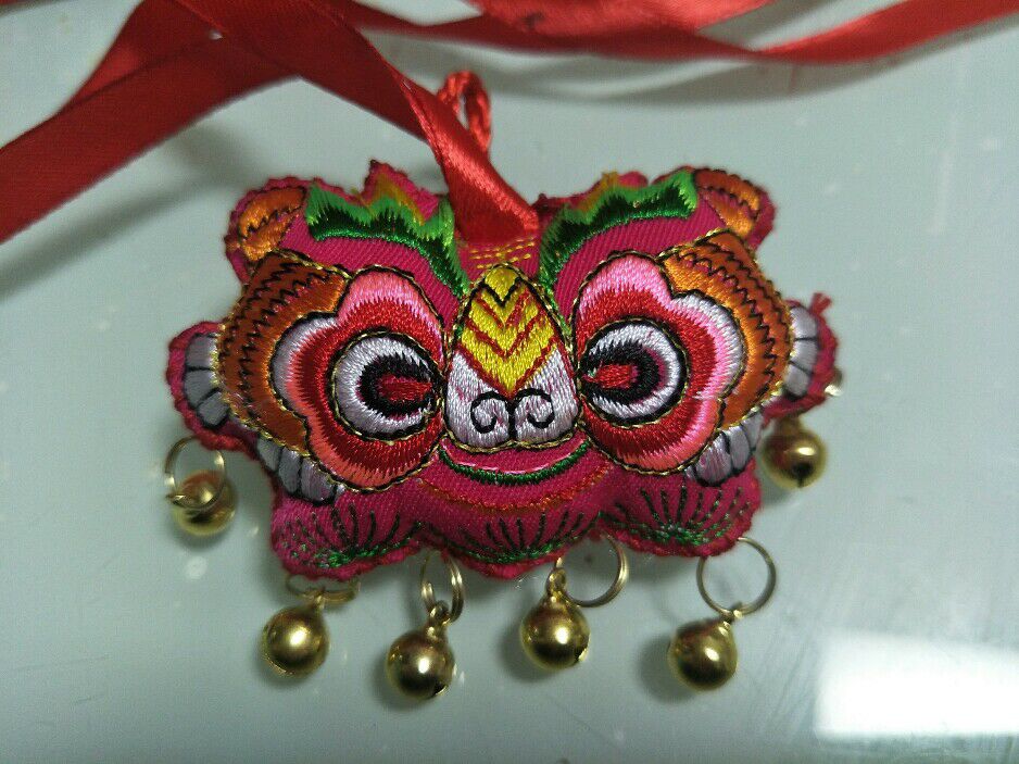 平安符吉祥穗 滿月百天飾品 刺繡挂件 車挂護身符挂件 除災避邪在類目 玩具/童車/益智/積木/模型, 寶寶紀念品/個性產品, 胎毛掛墜/掛件中 - 來自Buy2taobao.com提供專業的淘寶代購服務