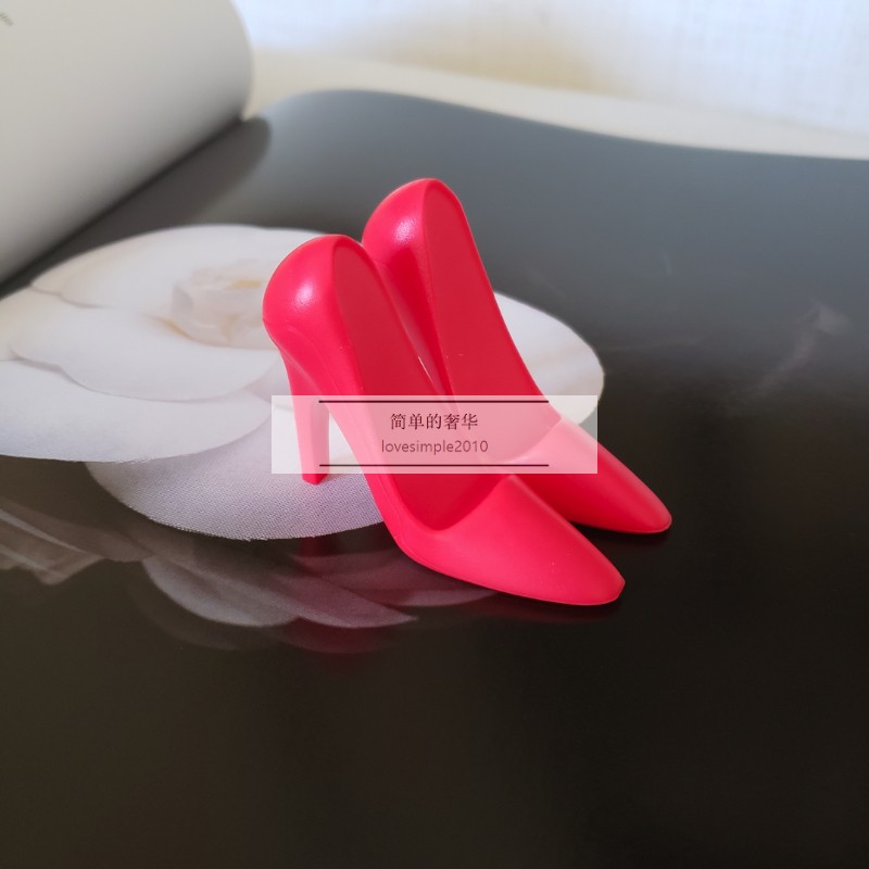 美国 简单的奢华 PUMPED UP 红色高跟鞋 安全纯硅胶 手机支架现货在类目 3C数码配件, 手机配件, 手机支架/手机座中 - 来自Buy2taobao.com提供专业的淘宝代购服务