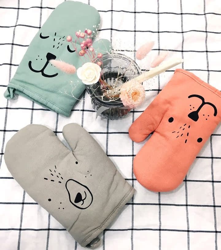 Exit the republic of korea Cartoon kitchen Microwave Oven oven baking Dedicated heat insulation glove High temperature resistance Anti scald thickening glovein the Kitchen/Cooking utensils , Kitchen Gadgets/Kitchen storage , Kitchen appliances supporting supplies , Microwave oven gloves category - from Buy2taobao.com to provide professional Taobao agent buy service