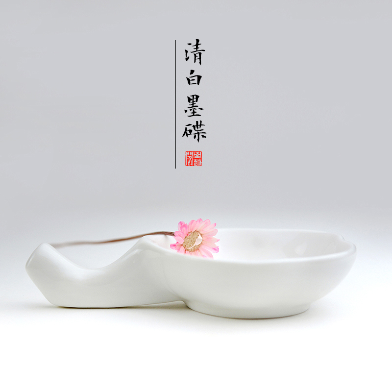 南越阁清白墨碟笔搁笔掭白瓷书法专用文房四宝搁毛笔蘸墨瓷碟摆件在类目 电子词典/电纸书/文化用品, 画具/画材/书法用品, 文房四宝中 - 来自Buy2taobao.com提供专业的淘宝代购服务