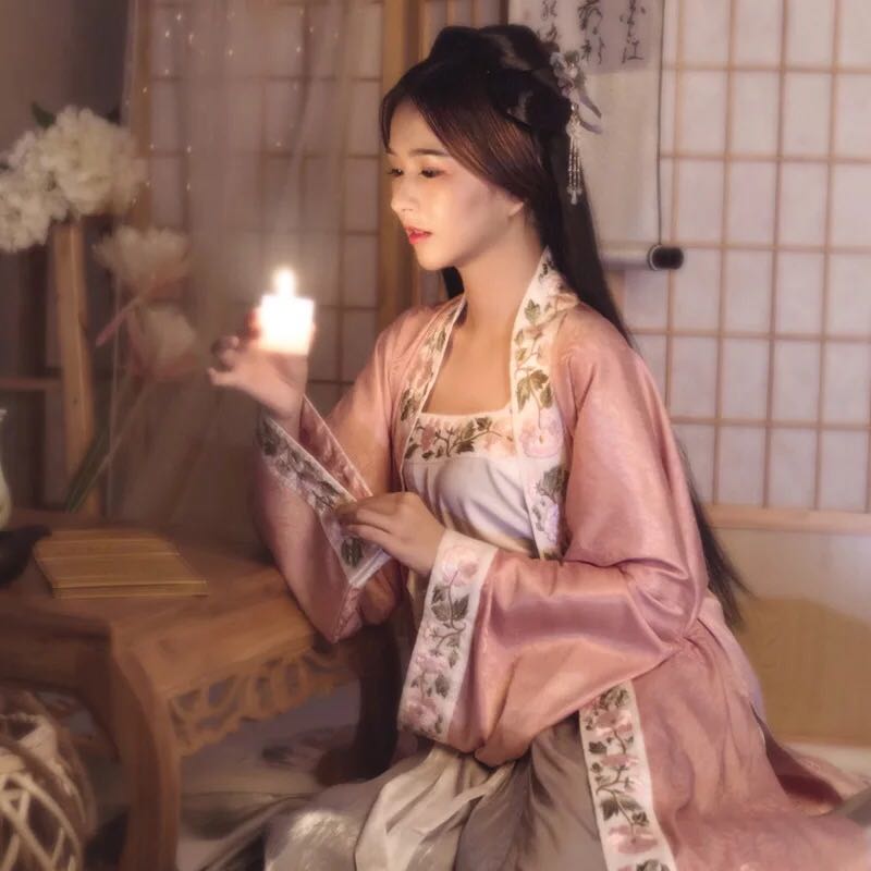 伶香在类目 女装/女士精品, 唐装/民族服装/舞台服装, 民族服装/舞台装中 - 来自Buy2taobao.com提供专业的淘宝代购服务