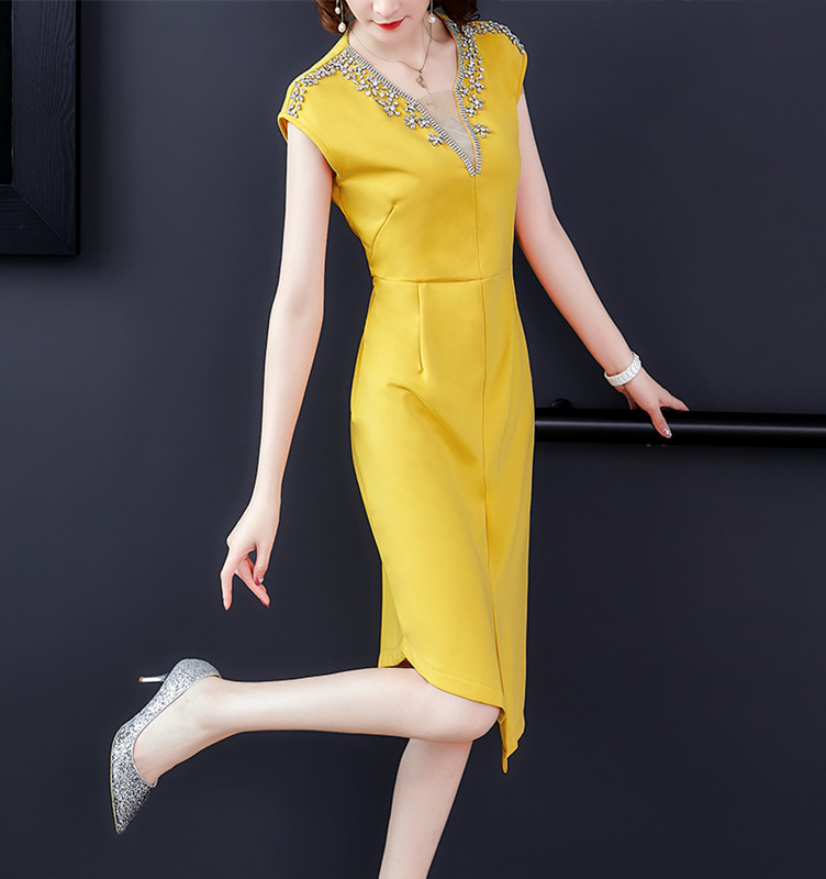 顯瘦洋氣V領釘珠連衣裙女短袖2019夏天氣質優雅修身中長包臀裙子在類目 女裝/女士精品, 毛呢外套中 - 來自Buy2taobao.com提供專業的淘寶代購服務