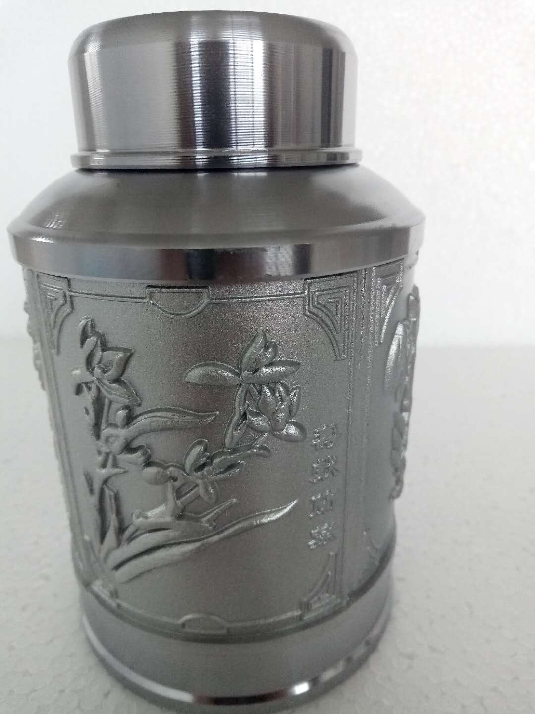 锡罐 茶叶罐 纯锡茶叶罐/中号“梅兰菊竹” 送勺子|msdalam kategori pinggan mangkuk, set teh, caddy teh - dari Buy2taobao.com untuk memberikan perkhidmatan ejen Taobao profesional membeli