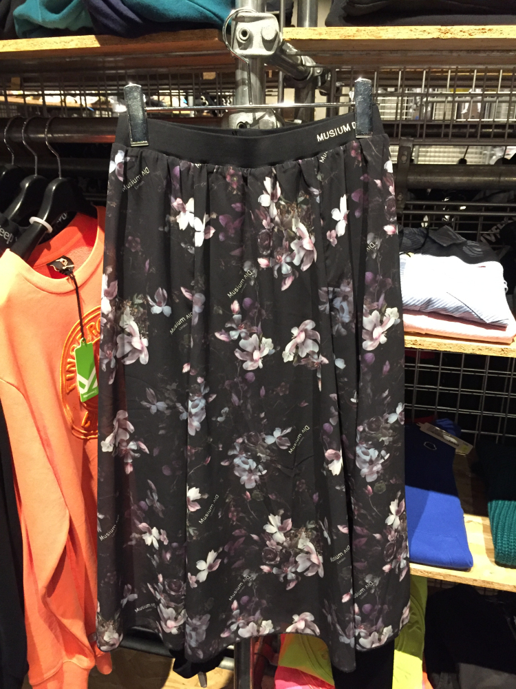 丁丁香港潮店MUSIUM女装个性碎花半身裙19春60340在类目 女装/女士精品, 半身裙中 - 来自Buy2taobao.com提供专业的淘宝代购服务