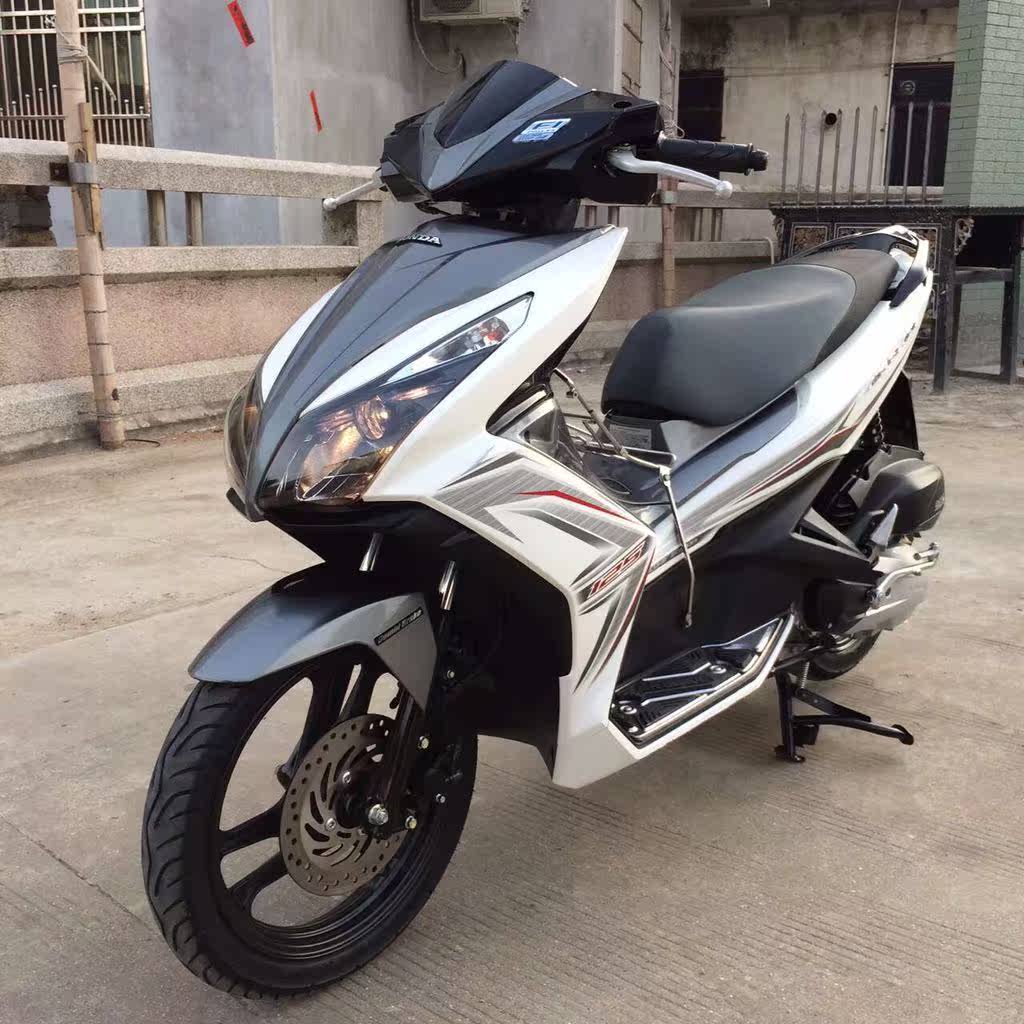 泰国本田 弯刀125 LEAD125 PCX125 SH125电