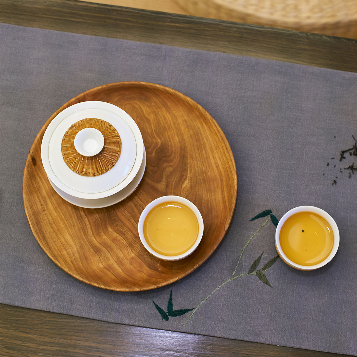 自然家瓷胎竹编小罐茶茶具茶盏带盖一壶两杯茶具套装茶道用具家用在类目 餐饮具, 茶具, 整套茶具中 - 来自Buy2taobao.com提供专业的淘宝代购服务