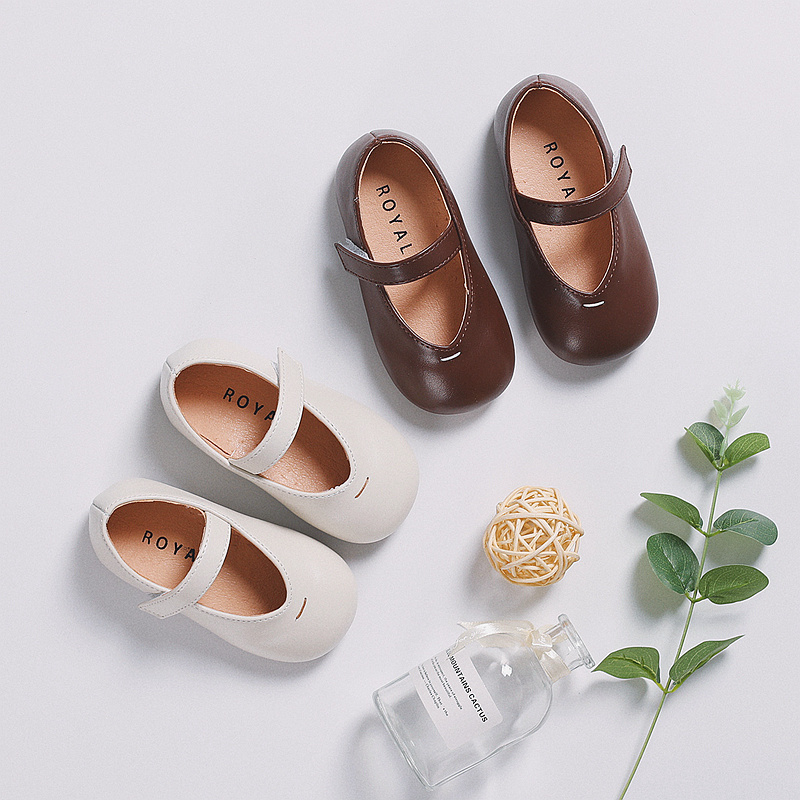 genuine leather children leather shoes Female baby shoes 1-3 girl princess soft sole grandma 2019 Spring and Autumn shoesin the Shoes/Baby Shoes/Parent-child shoes , Leather shoes category - from Buy2taobao.com to provide professional Taobao agent buy service